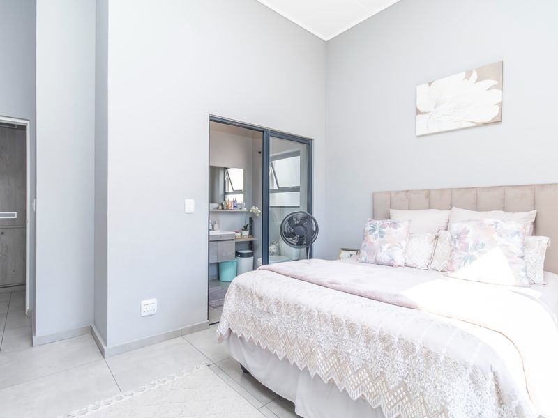 Modern 3 Bedroom, 2 Bathroom Ground Floor Apartment in North Riding - Photo 5