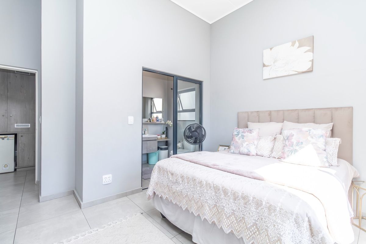 Modern 3 Bedroom, 2 Bathroom Ground Floor Apartment in North Riding - Photo 5