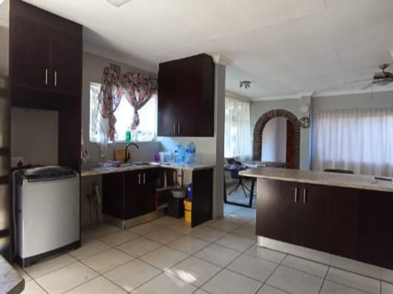House For Sale in Silverton, Pretoria - Photo 9