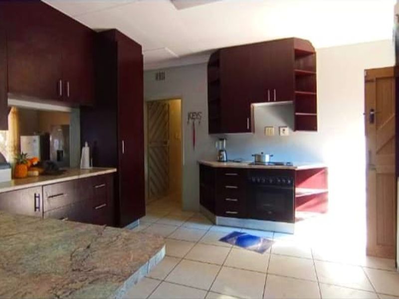 House For Sale in Silverton, Pretoria - Photo 7