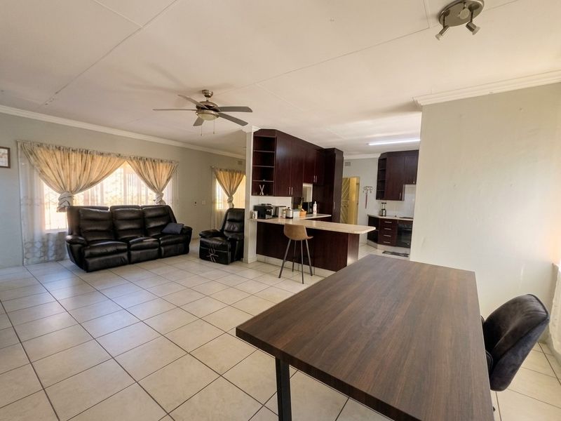 House For Sale in Silverton, Pretoria - Photo 5