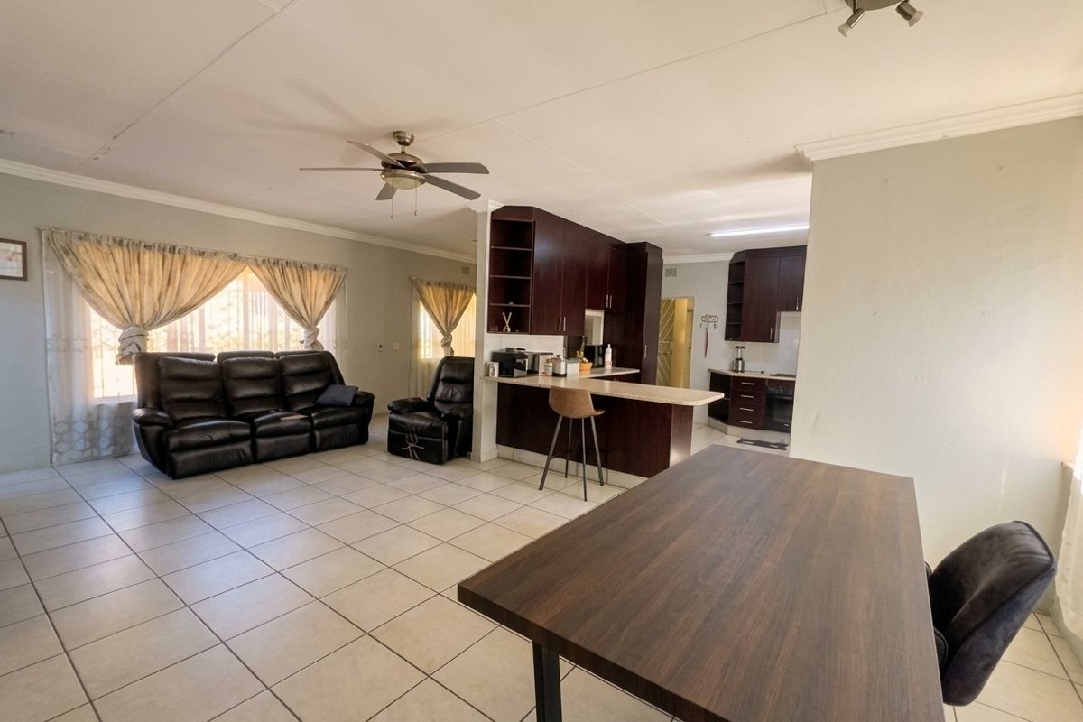 House For Sale in Silverton, Pretoria - Photo 5