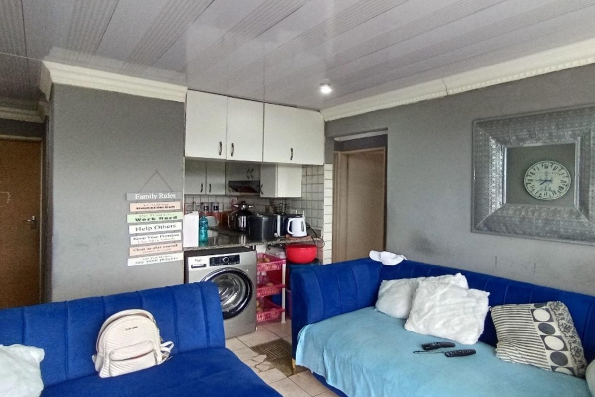 Apartment For Sale in Montclair, Durban, KwaZulu Natal - Photo 3