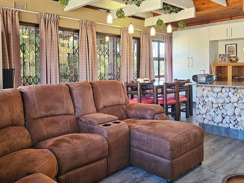 Enchanting Family House with a Magical Garden - Photo 9