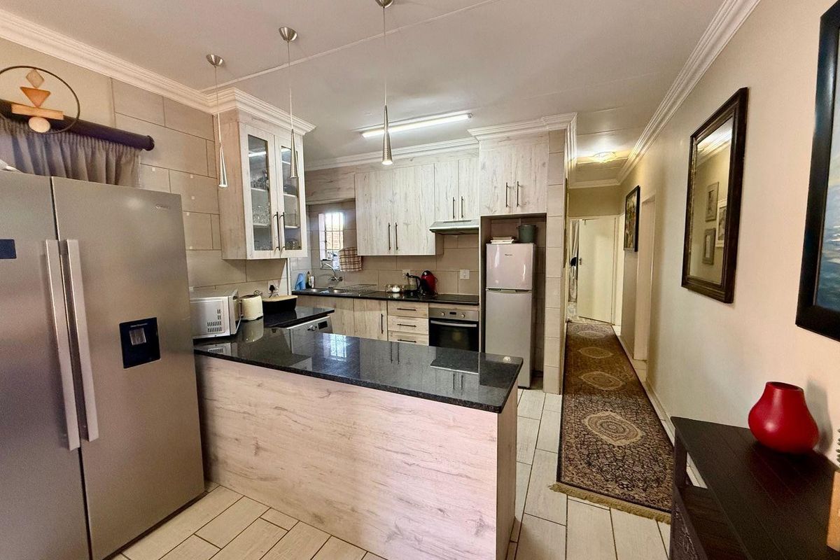 Modern 3 Bedroom Full Title Townhouse in Bougainvillea Estate - Photo 4