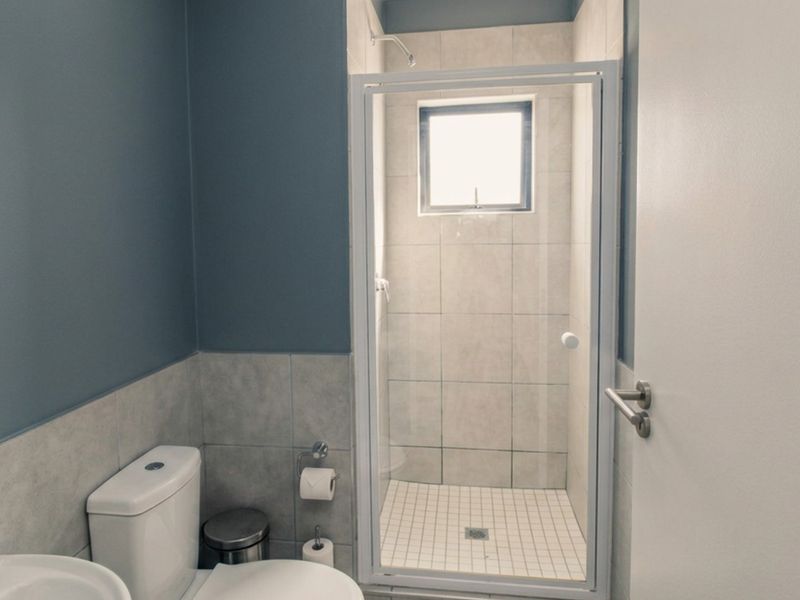 Modern 3-Bedroom Duplex Apartment in Secure Ihlathi Estate - Parklands - Photo 6