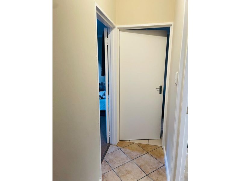2 Bedroom Ground-Floor Apartment in Secure Colchester Park - Photo 10