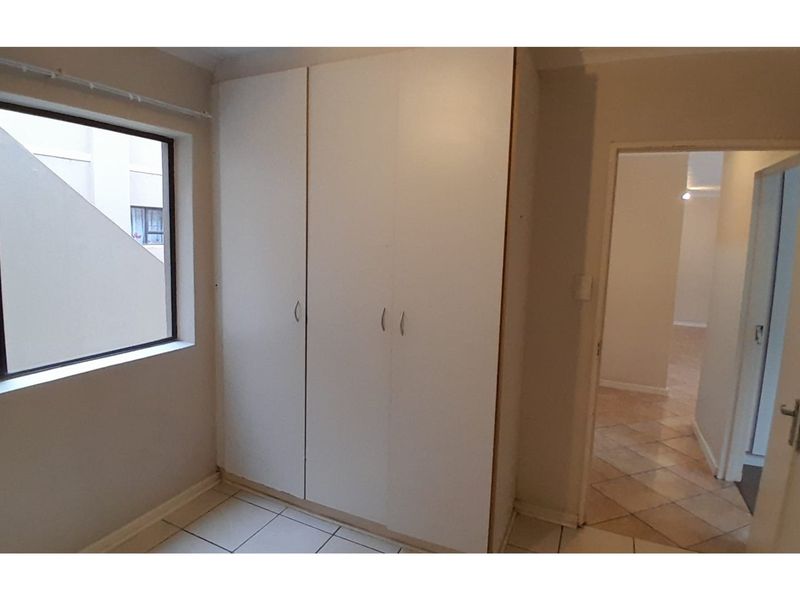 2 Bedroom Ground-Floor Apartment in Secure Colchester Park - Photo 8