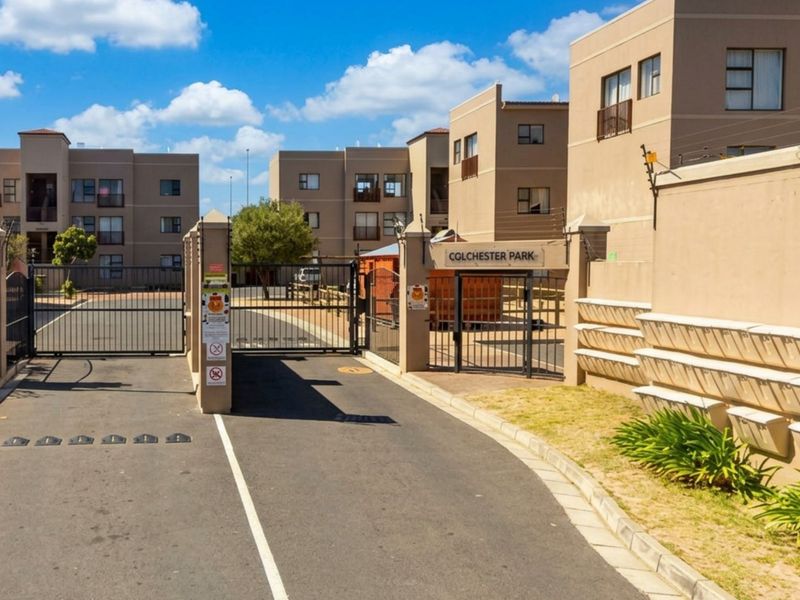 2 Bedroom Ground-Floor Apartment in Secure Colchester Park - Photo 1
