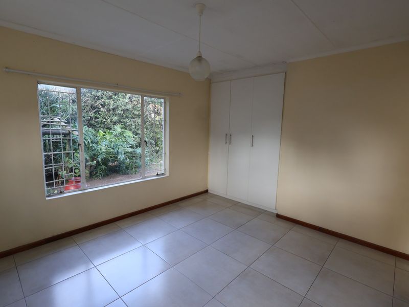 Three Bedroom House with Cozy Flatlet - Photo 9