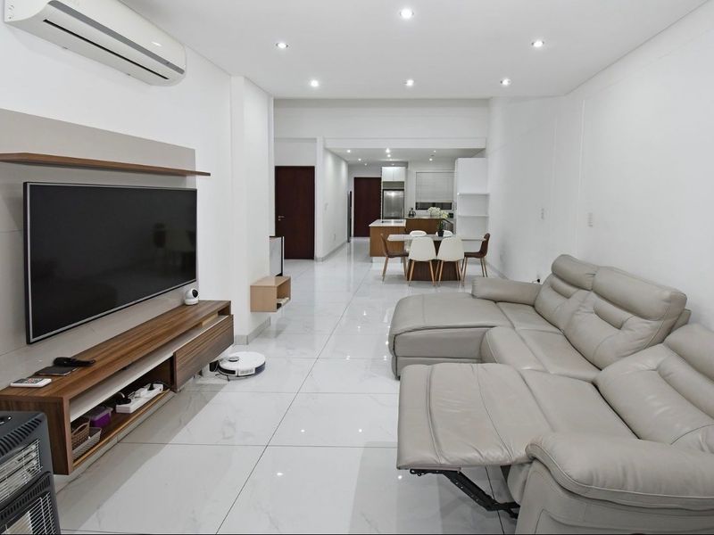 Executive Furnished Apartment with Houghton Skyline Views | Houghton Estate - Photo 10