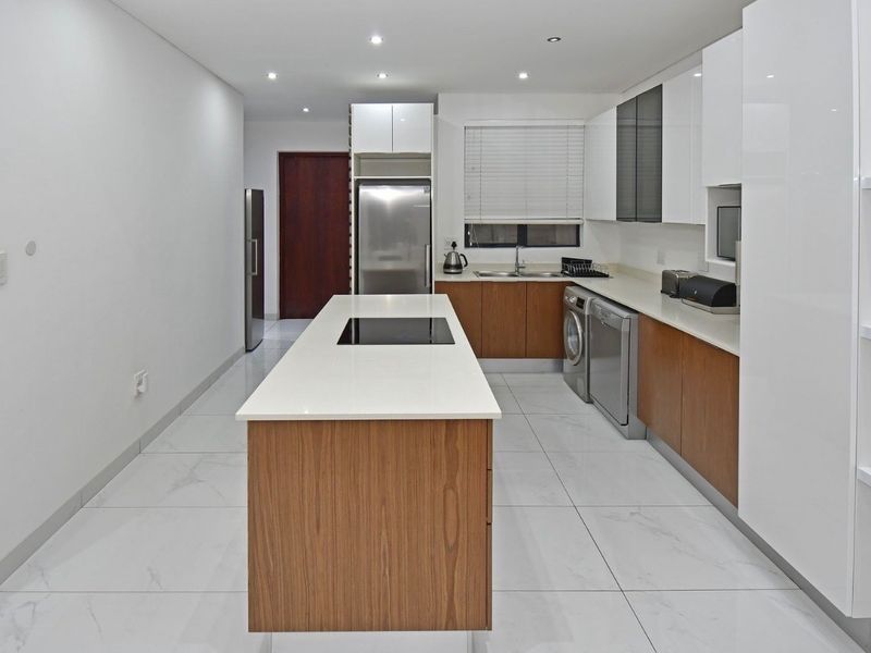 Executive Furnished Apartment with Houghton Skyline Views | Houghton Estate - Photo 4