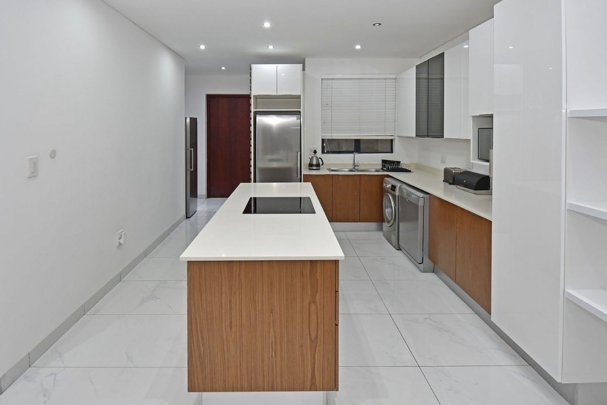 Executive Furnished Apartment with Houghton Skyline Views | Houghton Estate - Photo 4