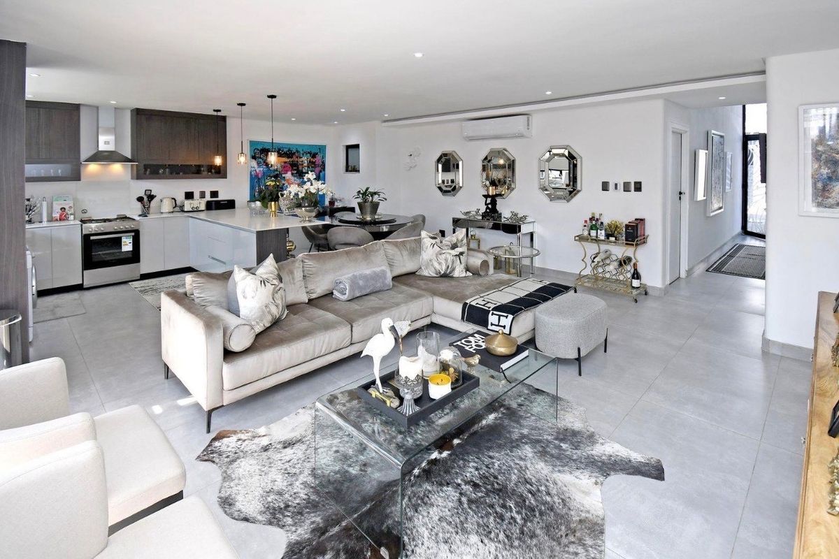 Refined Luxury Duplex Living in the Heart of Illovo - Photo 2