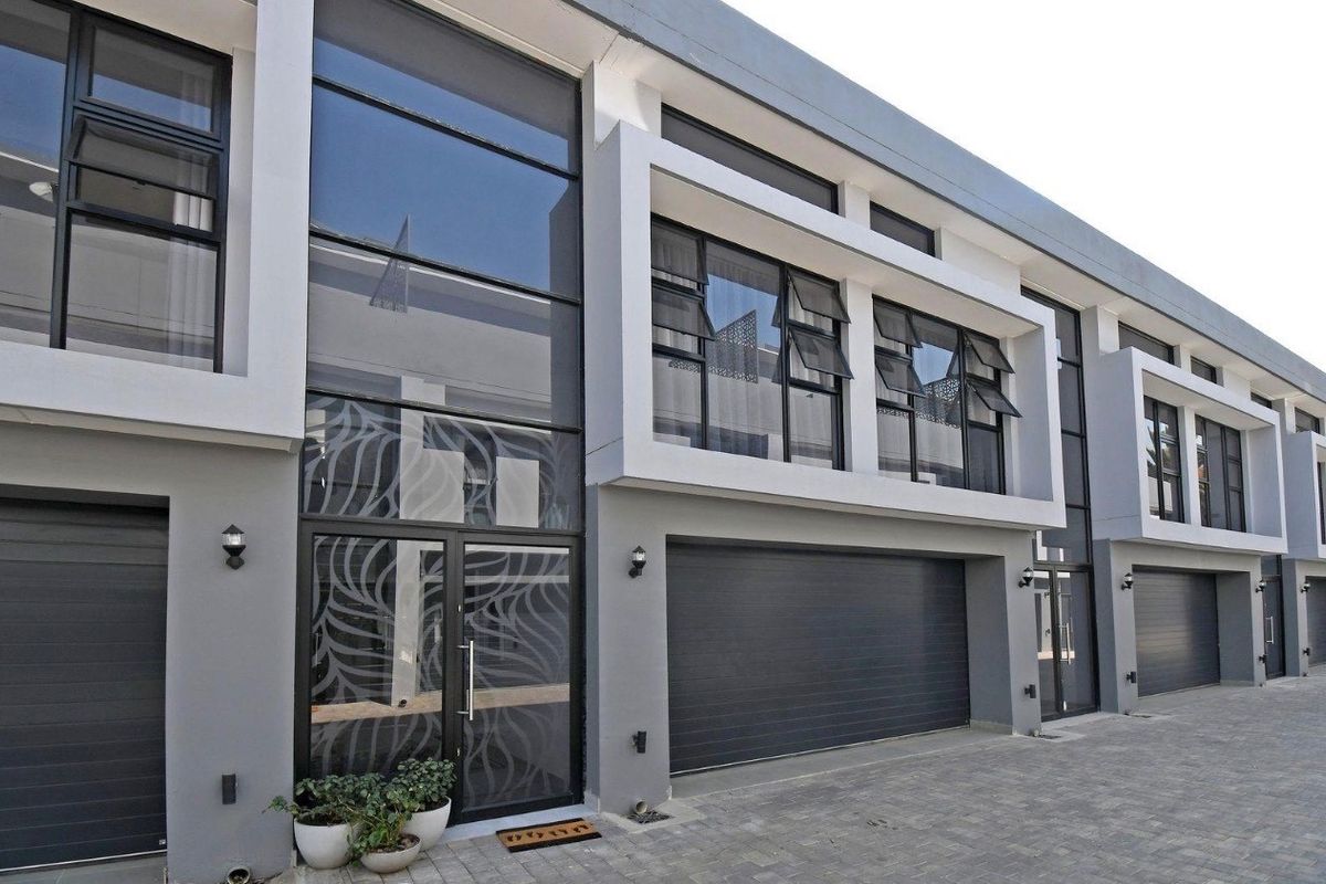 Refined Luxury Duplex Living in the Heart of Illovo - Photo 4