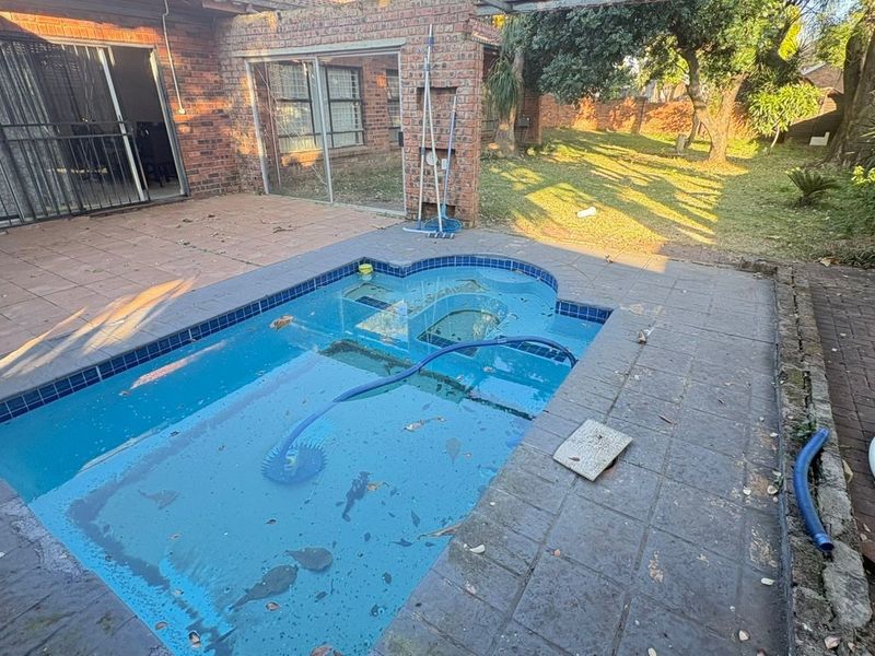 4 Bedroom House For Sale in Theresapark, Akasia - Photo 1