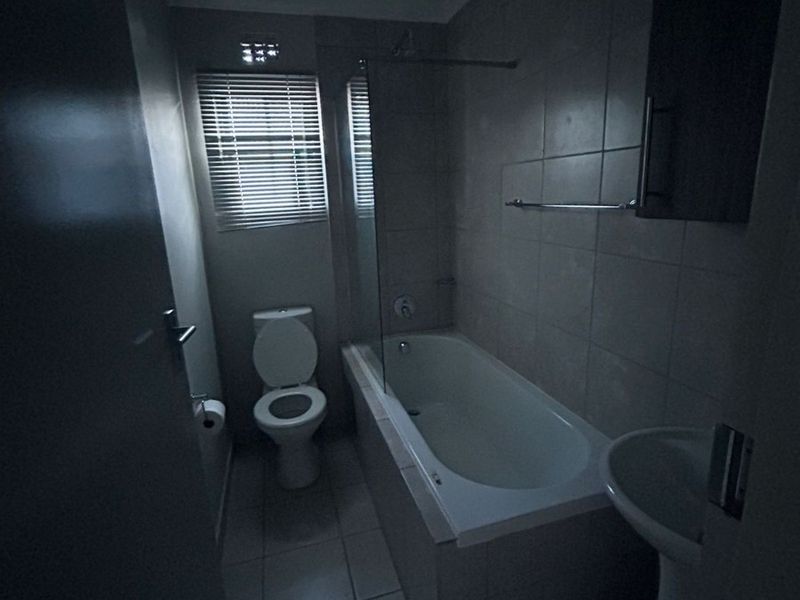 2 Bedroom House To Rent in Diamond City, Pretoria - Photo 7