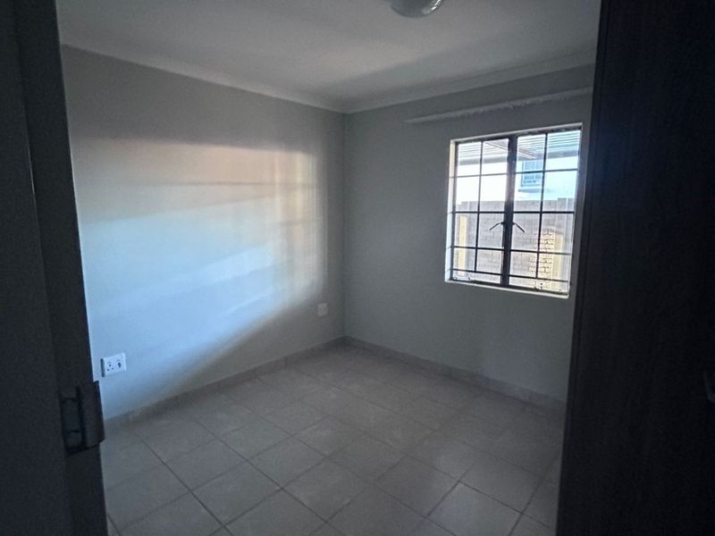 2 Bedroom House To Rent in Diamond City, Pretoria - Photo 9
