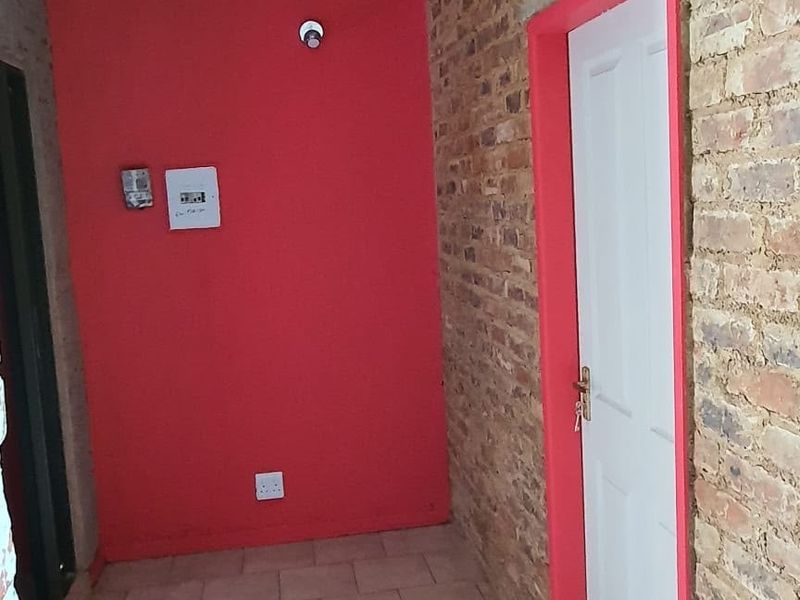 Cottage To Rent in Birchleigh North, Kempton Park - Photo 4