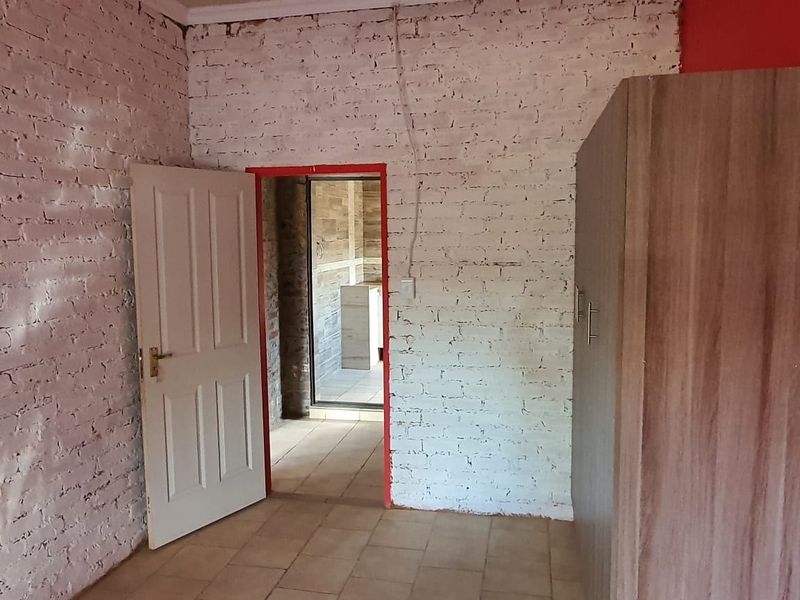 Cottage To Rent in Birchleigh North, Kempton Park - Photo 8