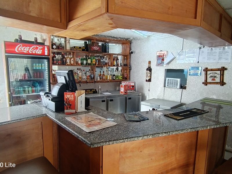 Commercial property with penthouse for sale in Ramsgate - Photo 4