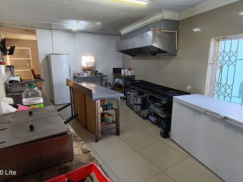 Commercial property with penthouse for sale in Ramsgate - Photo 6