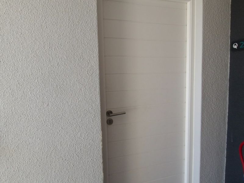 Pet Friendly modern 2-Bedroom Apartment in Quinta Estate - Burgundy Estate - Photo 5