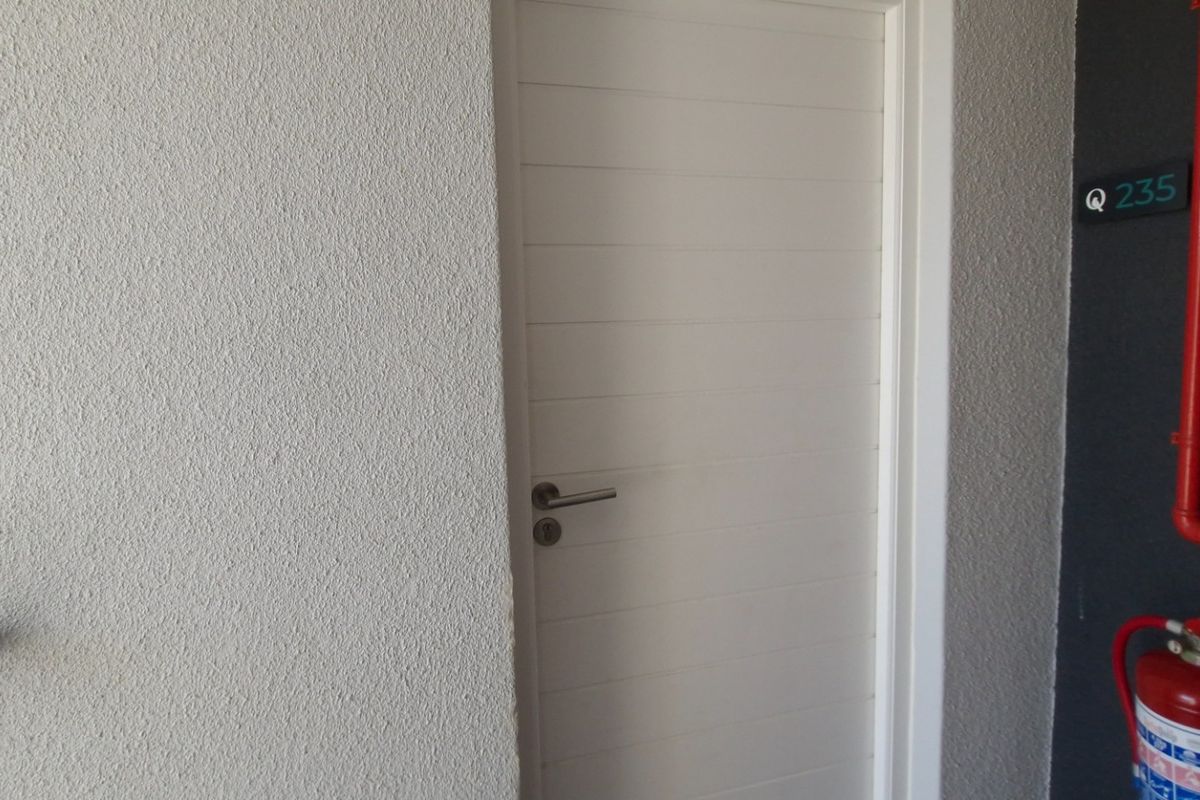 Pet Friendly modern 2-Bedroom Apartment in Quinta Estate - Burgundy Estate - Photo 5