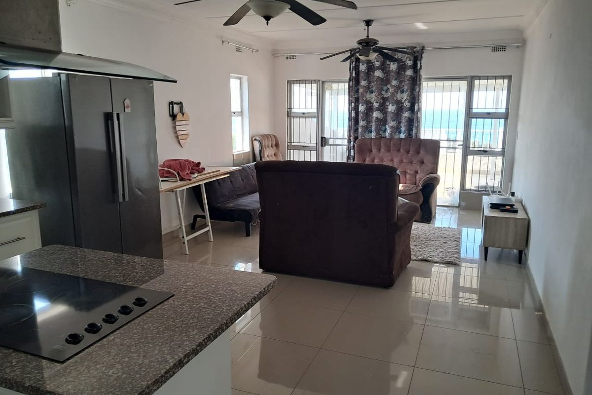 Luxurious Oceanview Top Floor Apartment With Private Beach - Photo 3