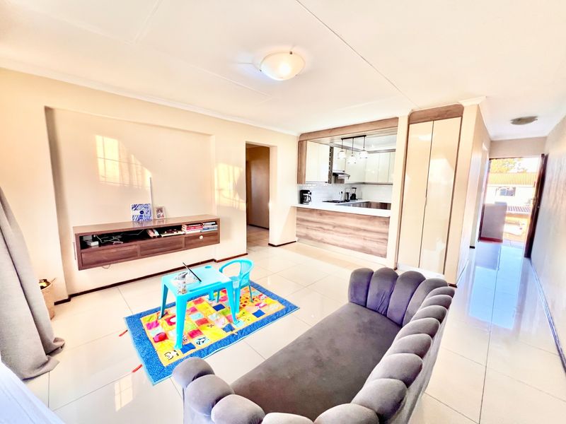 Apartment For Sale in Carlswald, Midrand - Photo 1