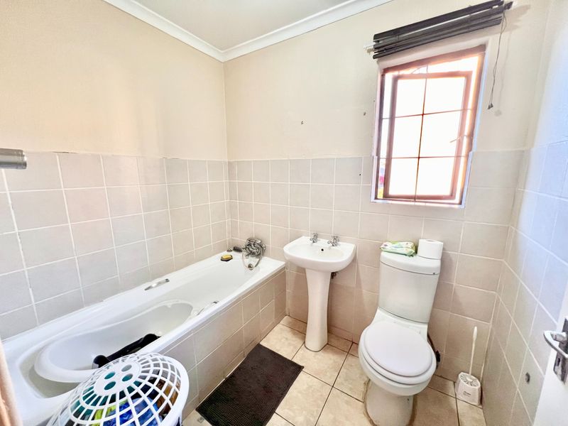 Apartment For Sale in Carlswald, Midrand - Photo 6