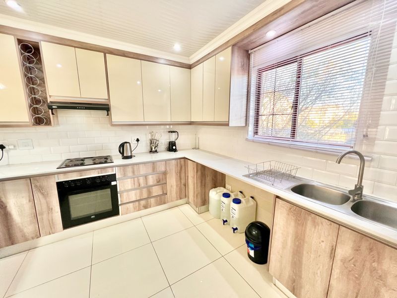 Apartment For Sale in Carlswald, Midrand - Photo 2
