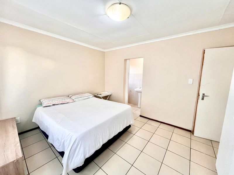Apartment For Sale in Carlswald, Midrand - Photo 3