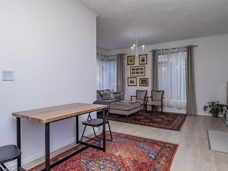Renovated Apartment with Lagoon Views - Photo 9
