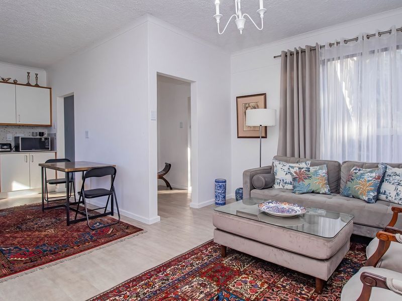 Renovated Apartment with Lagoon Views - Photo 7