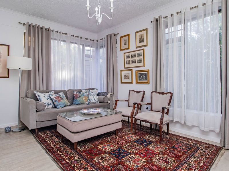 Renovated Apartment with Lagoon Views - Photo 5