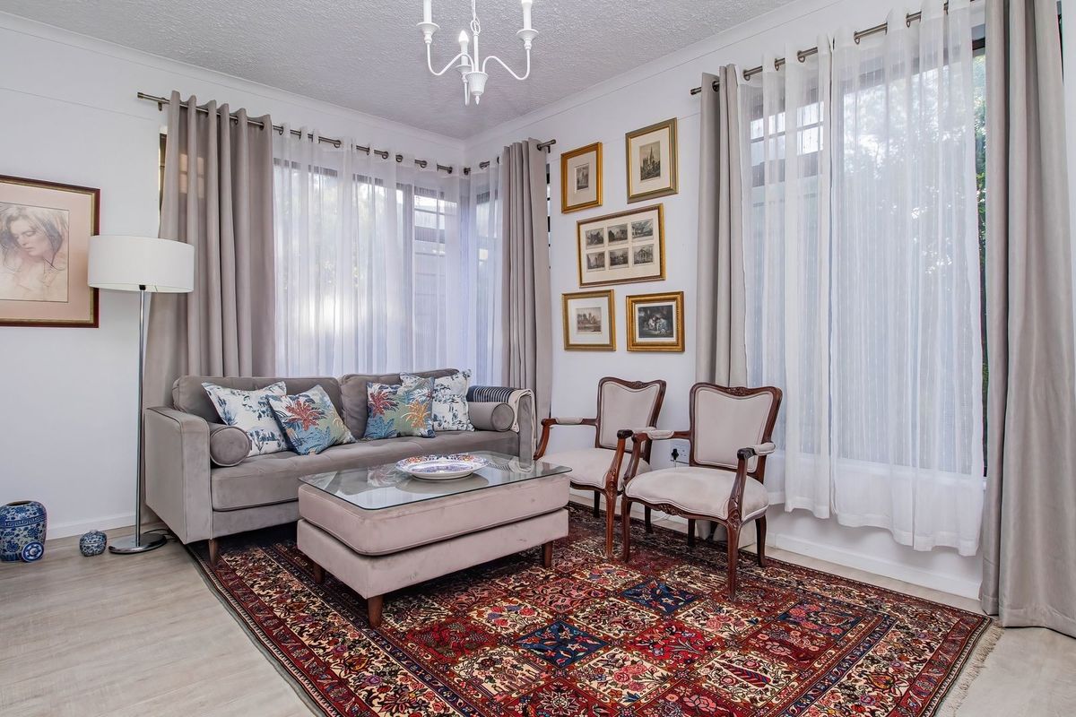 Renovated Apartment with Lagoon Views - Photo 5