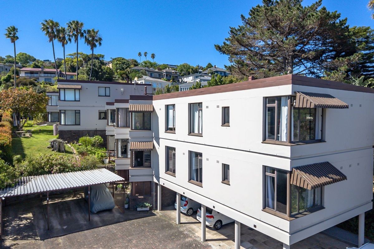 Renovated Apartment with Lagoon Views - Photo 2
