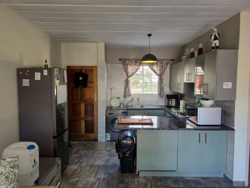 Two Bedroom Ground Floor Unit To Rent in Sterrewag - Photo 6