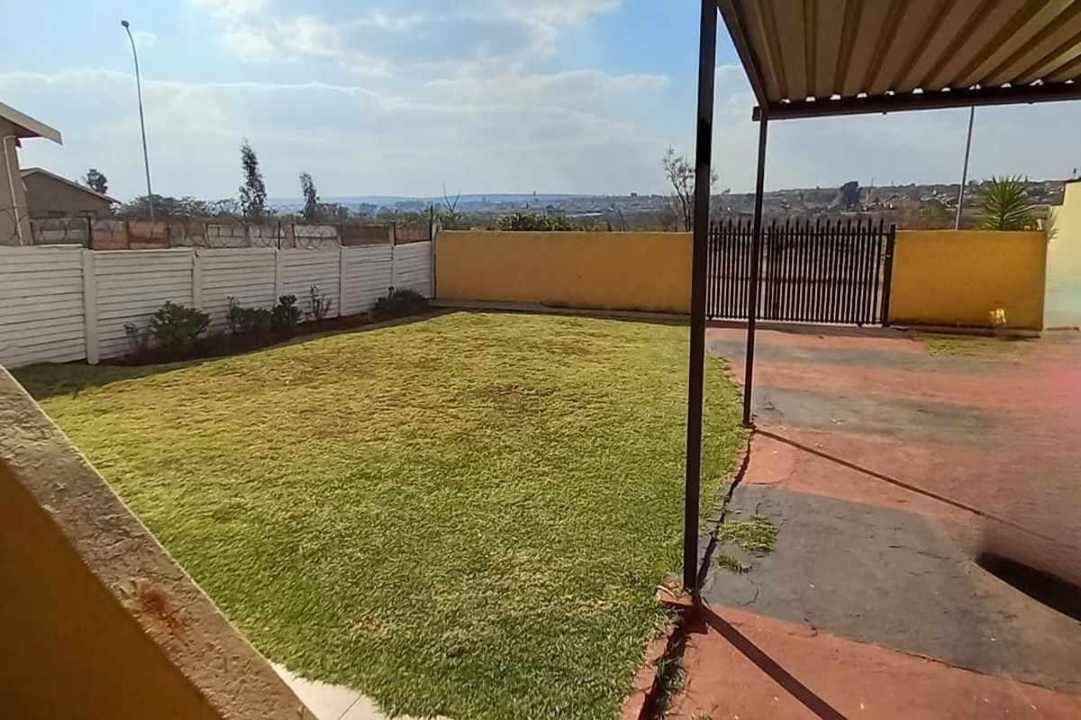 House For Sale in Ennerdale, Johannesburg - Photo 3