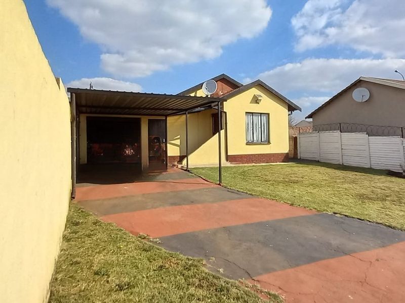 House For Sale in Ennerdale, Johannesburg - Photo 2