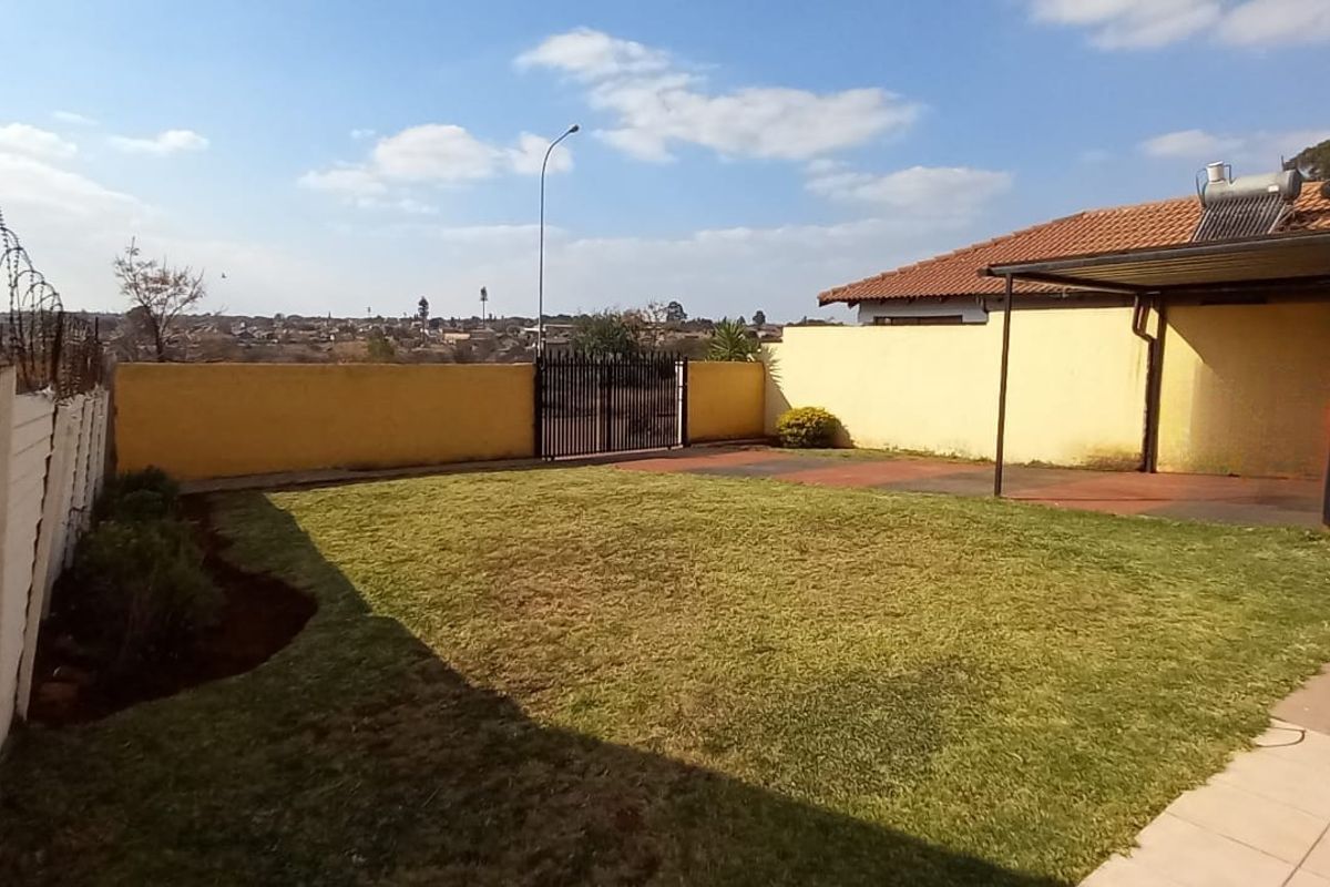 House For Sale in Ennerdale, Johannesburg - Photo 4