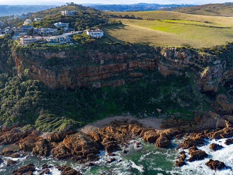 The Last Remaining Clifftop Stand at The Heads - Photo 9