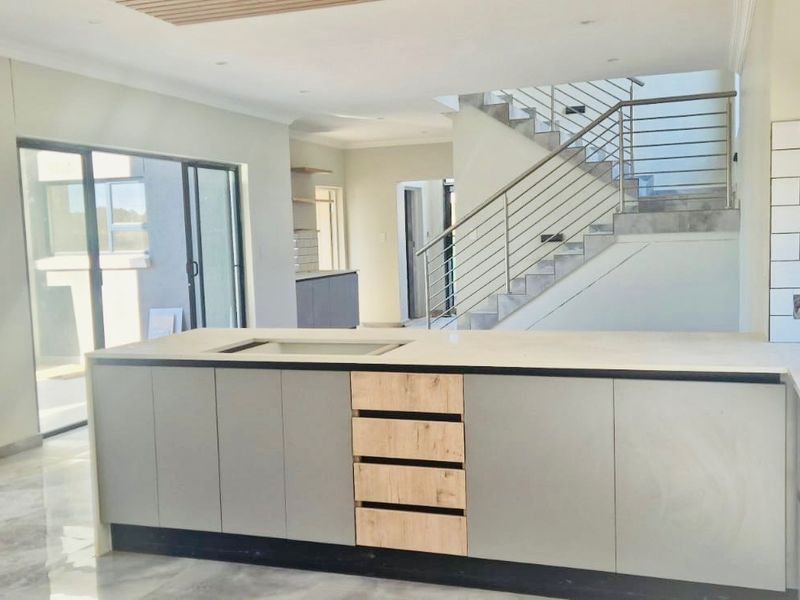 4-Bedroom House Zambezi Manor lifestyle Estate - Photo 2