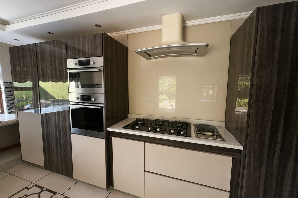 3 Bedroom House for Sale in Heuwelsig Estate, Centurion - Photo 4