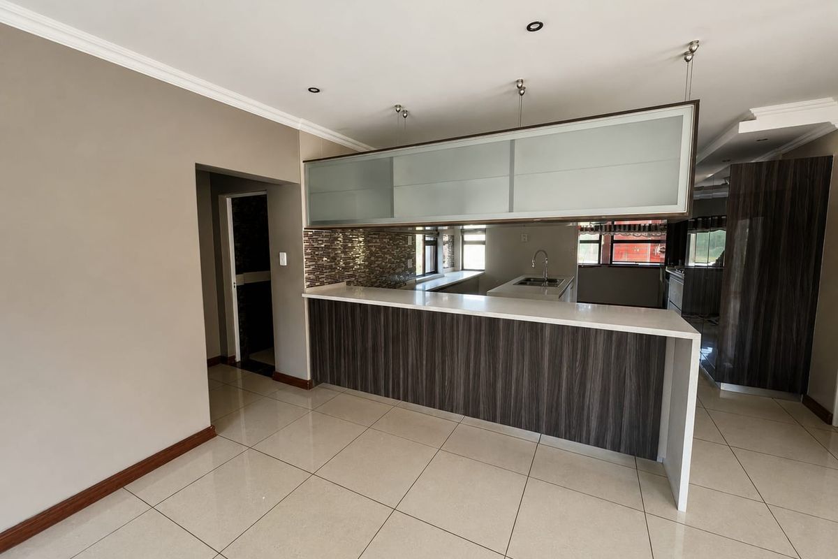 3 Bedroom House for Sale in Heuwelsig Estate, Centurion - Photo 5