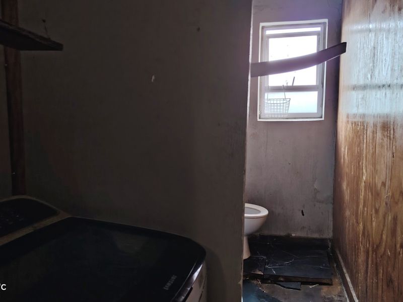 Excellent fixer-upper income earner - Photo 5