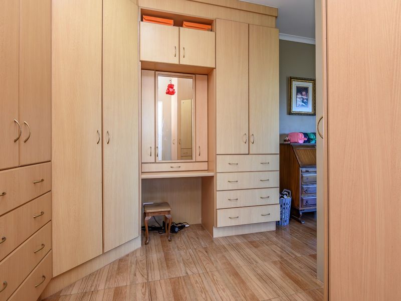 180° Sea View Abode On Show Sunday by Appointment Only 14.30 - 17.00 - Photo 7