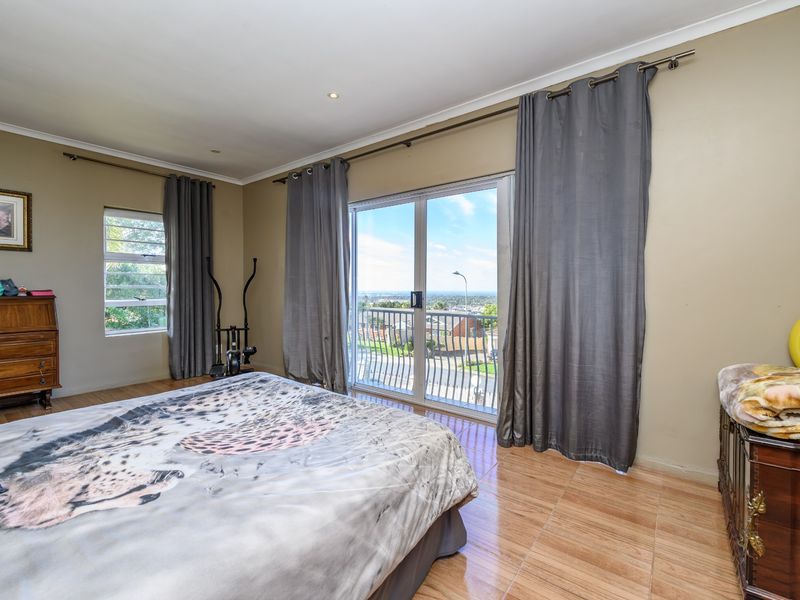 180° Sea View Abode On Show Sunday by Appointment Only 14.30 - 17.00 - Photo 6
