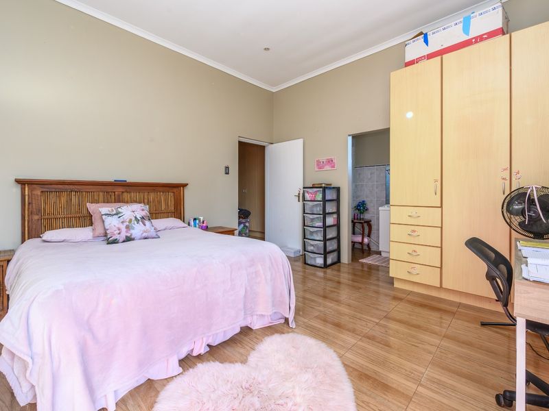 180° Sea View Abode On Show Sunday by Appointment Only 14.30 - 17.00 - Photo 9
